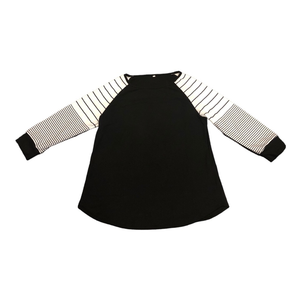 Casual Top Black and White Striped Medium Raglan 3/4 Sleeve NWOT